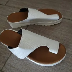 Ontvangen bunion sandalen door klant V***v