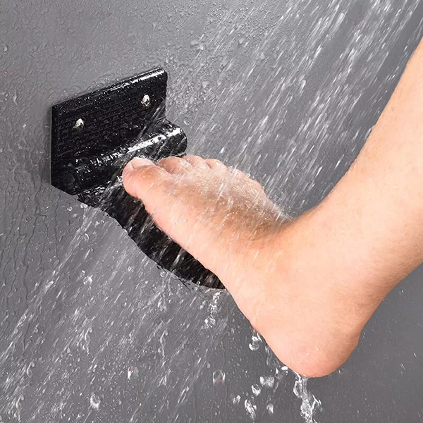 voetensteun douche, voetenbankje douche, voetensteun scheren douche, voetpedaal douche