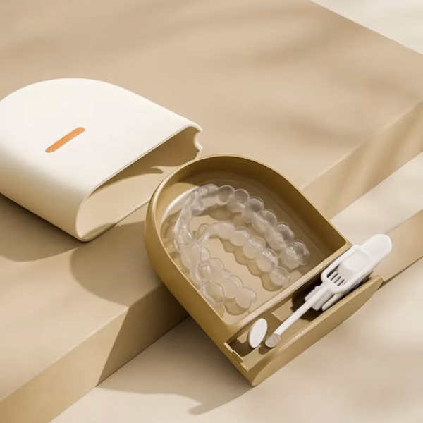retainer case, denture case, denture container, retainer box, mouth guard case